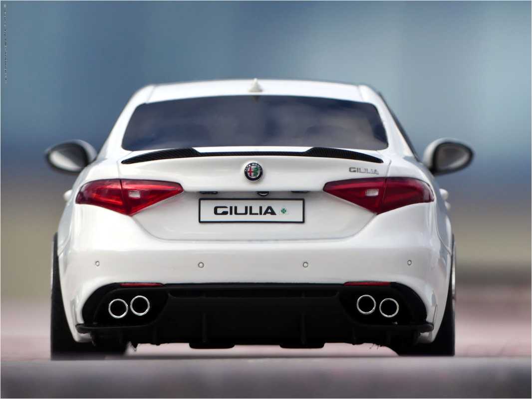 1:18 Alfa Romeo Giulia Quadrifoglio - Weiß Edition 2500Stk. = OVP